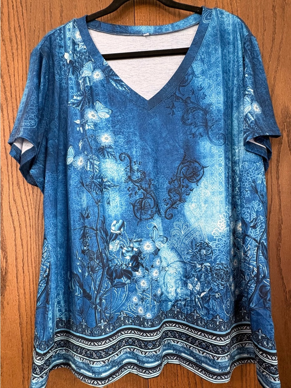 Coral Bay Blue Floral V‑Neck Short Sleeve Tee